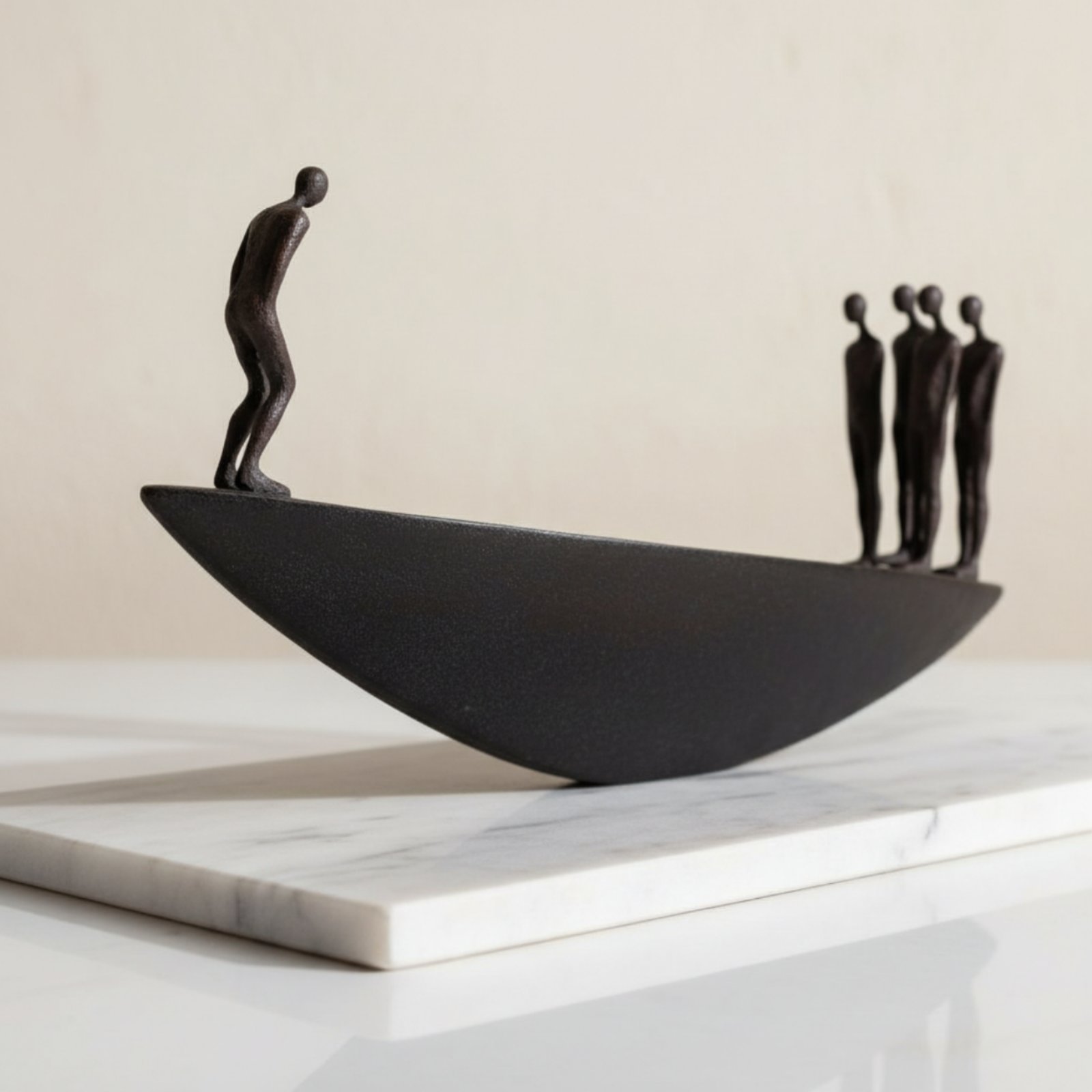 Moderne Segelboot-Statue aus K – Resin Art And Design Bewertung und Preis